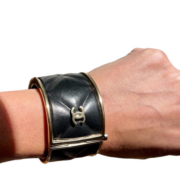 CHANEL Black Quilted Lambskin Leather Cuff Bracelet w/ Pin Side Closure - Picture 3 of 14